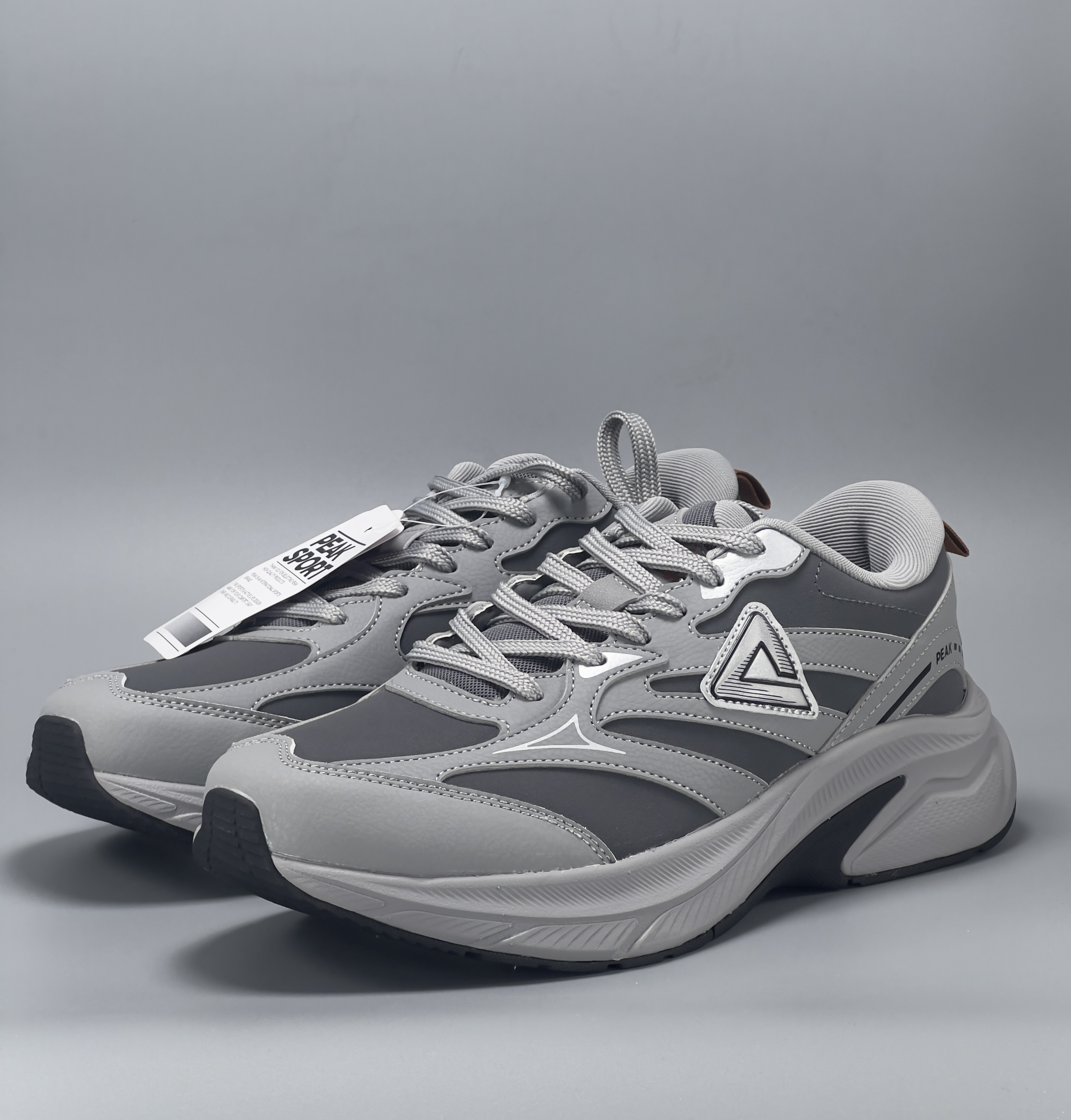 PEAK RUNNING SILVER GRAY