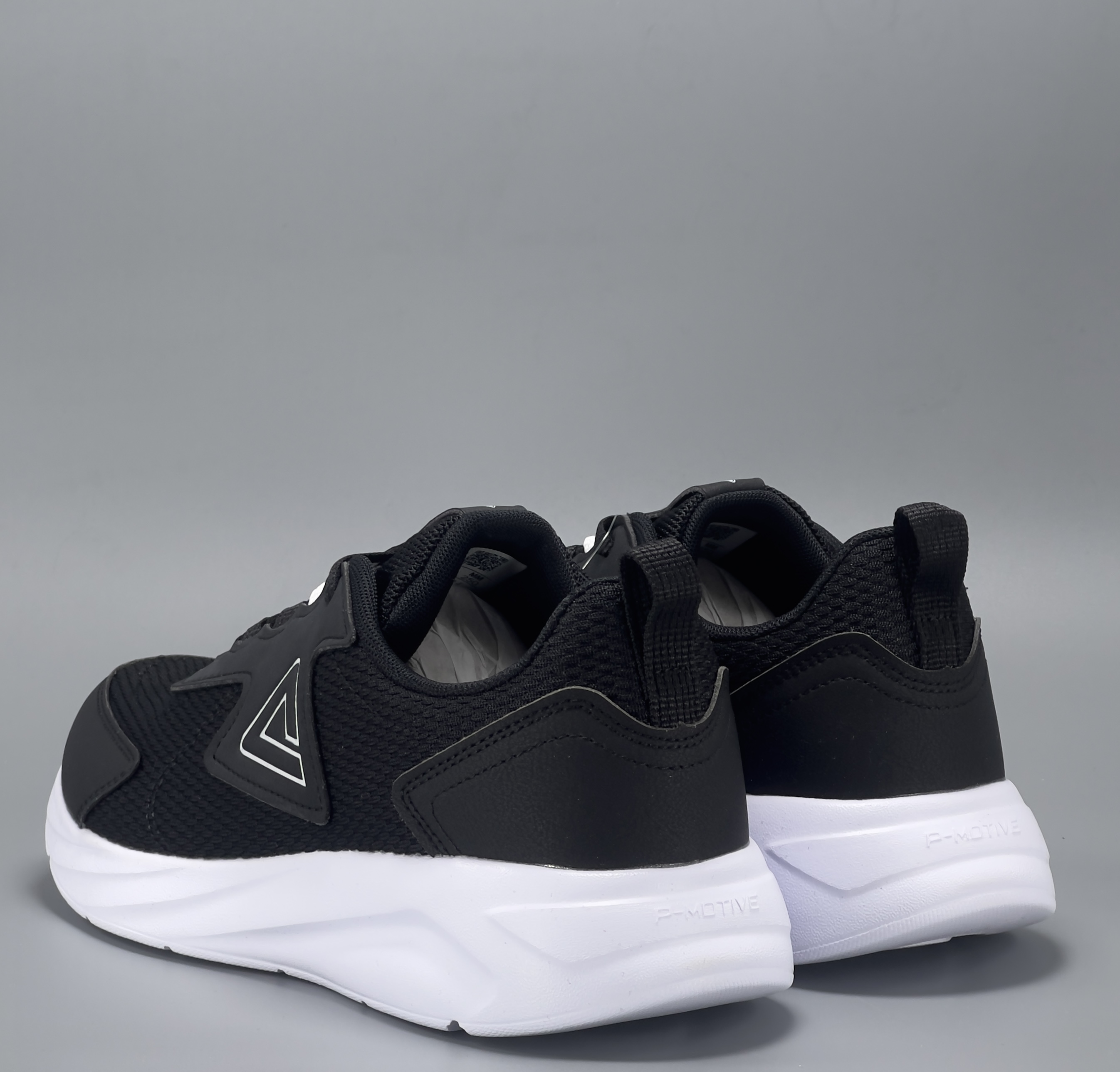 PEAK RUNNING SHOES BLACK WHITE 