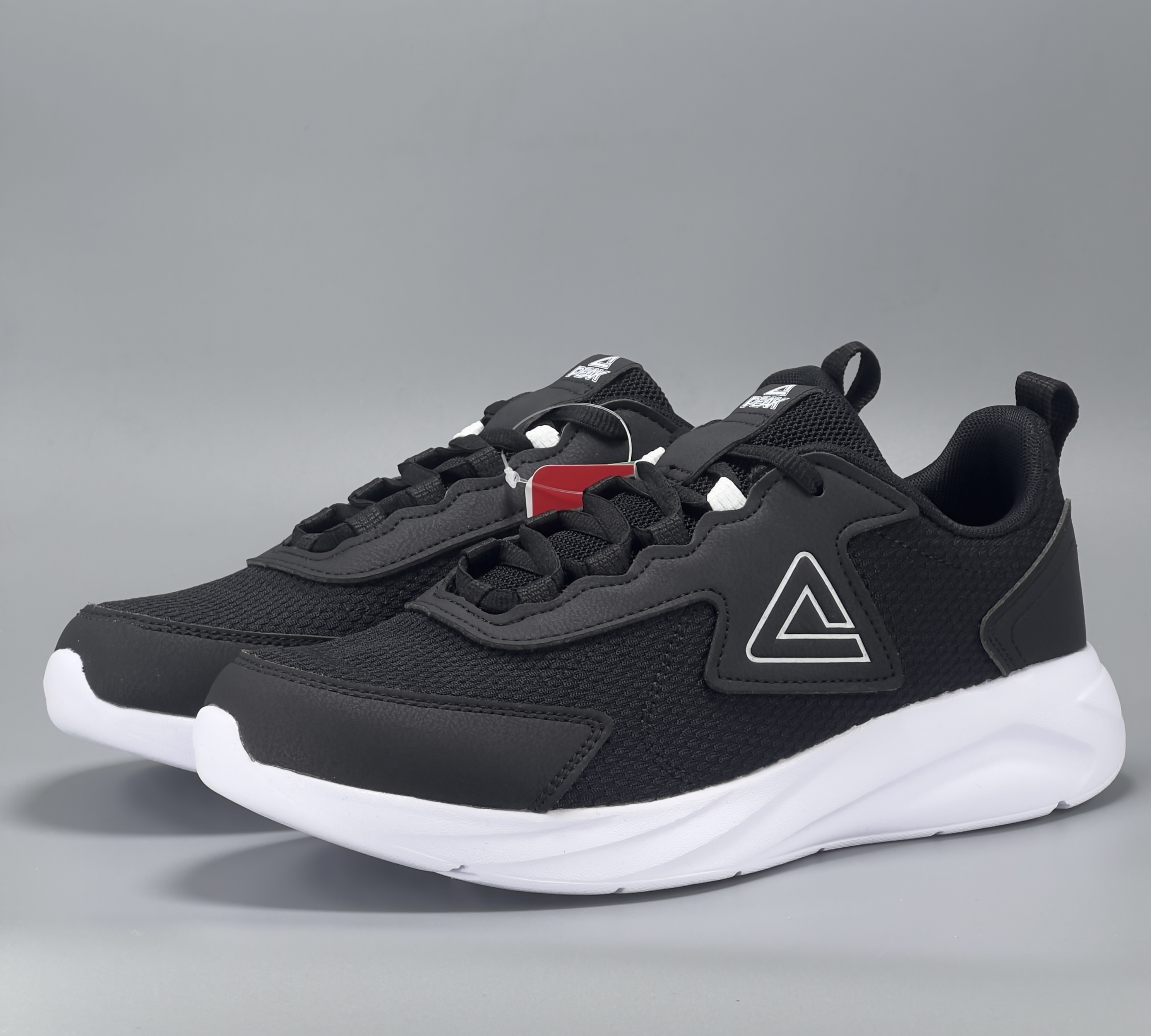 PEAK RUNNING SHOES BLACK WHITE 