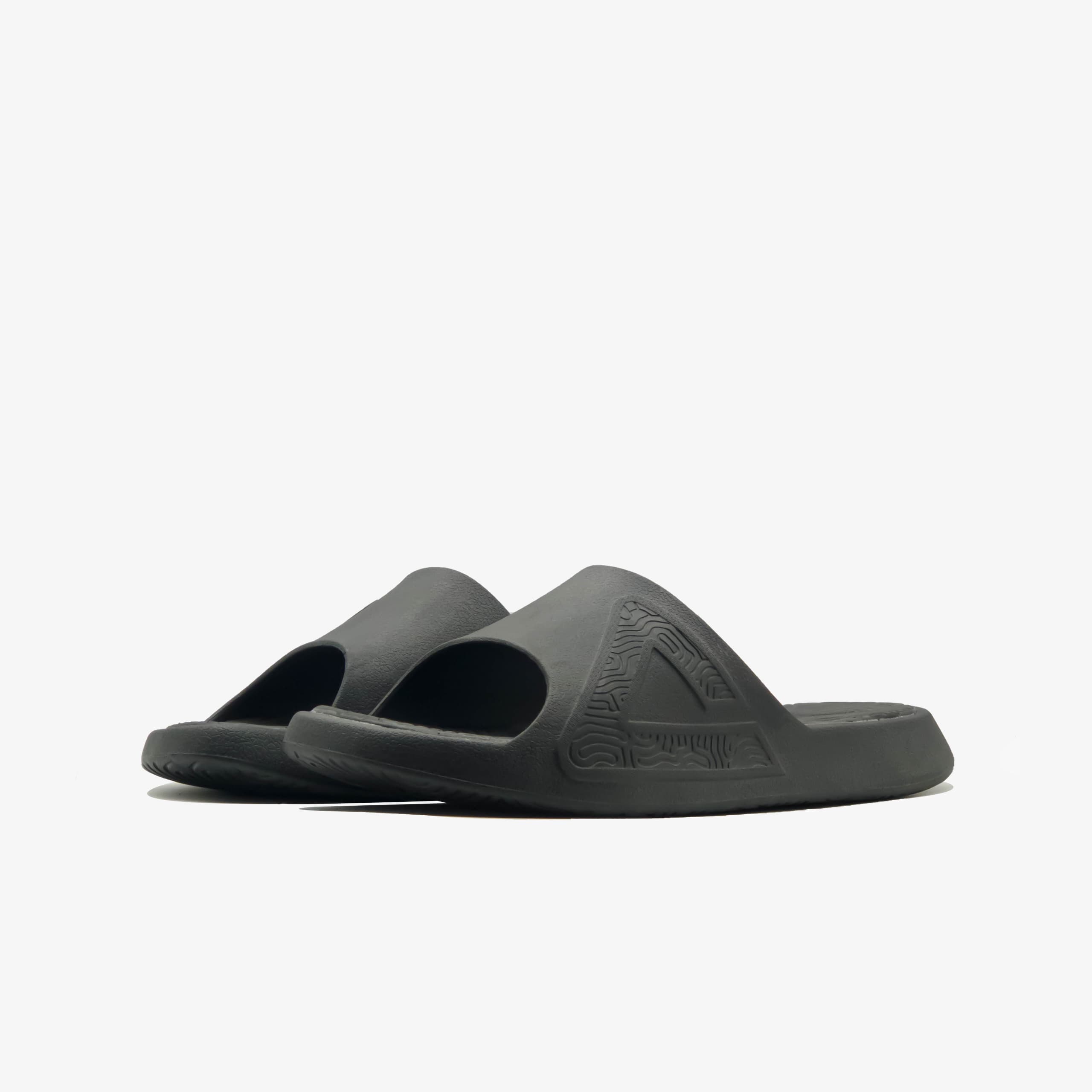 PEAK SLIPERS ALL BLACK 