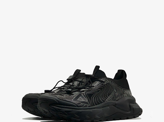 PEAK 3D BLACK SILVER £