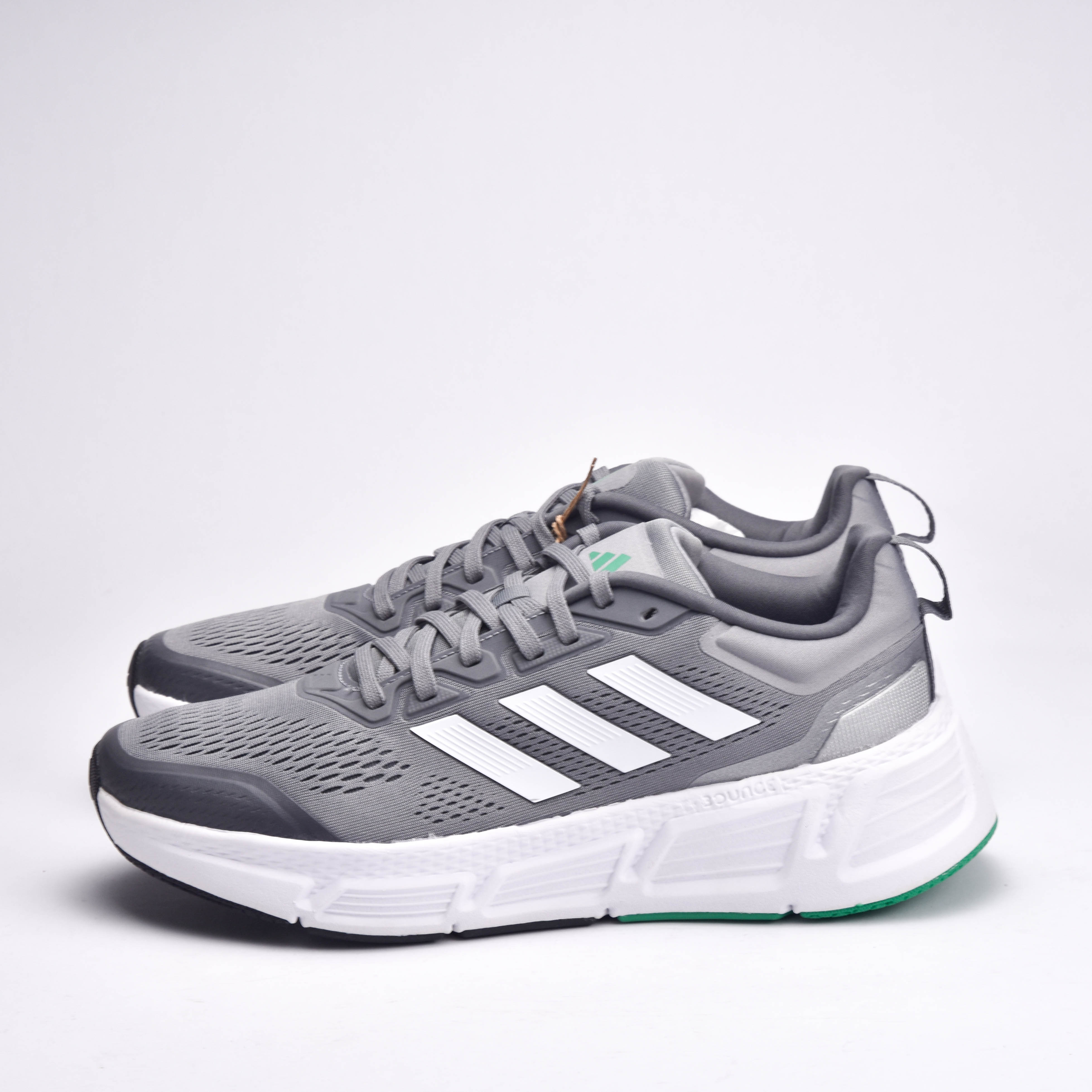 ADIDAS QUESTAR