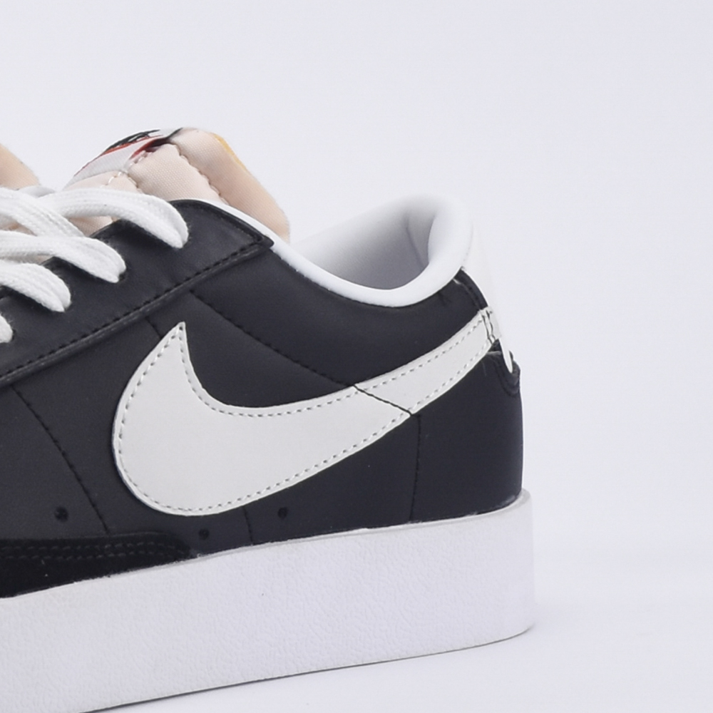 Nike Blazer Low 77 Vintage Black White