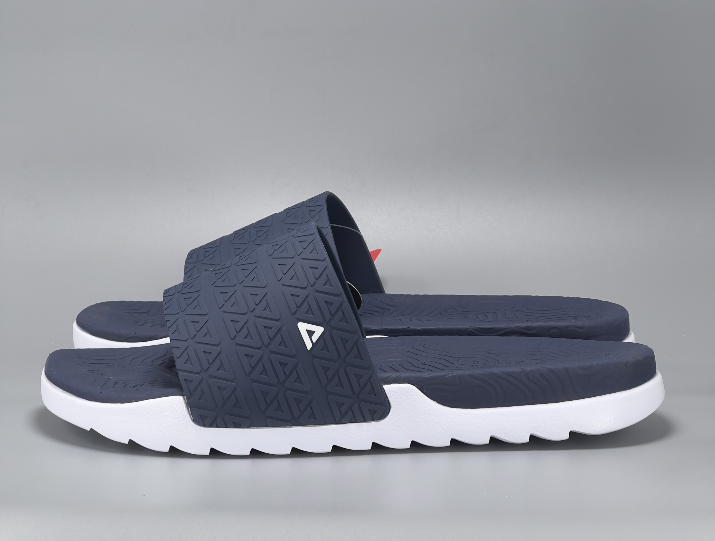 PEAK SLIPERS NAVY WHITE