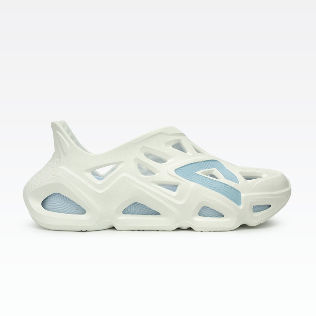 PEAK CROCS ICE BLUE