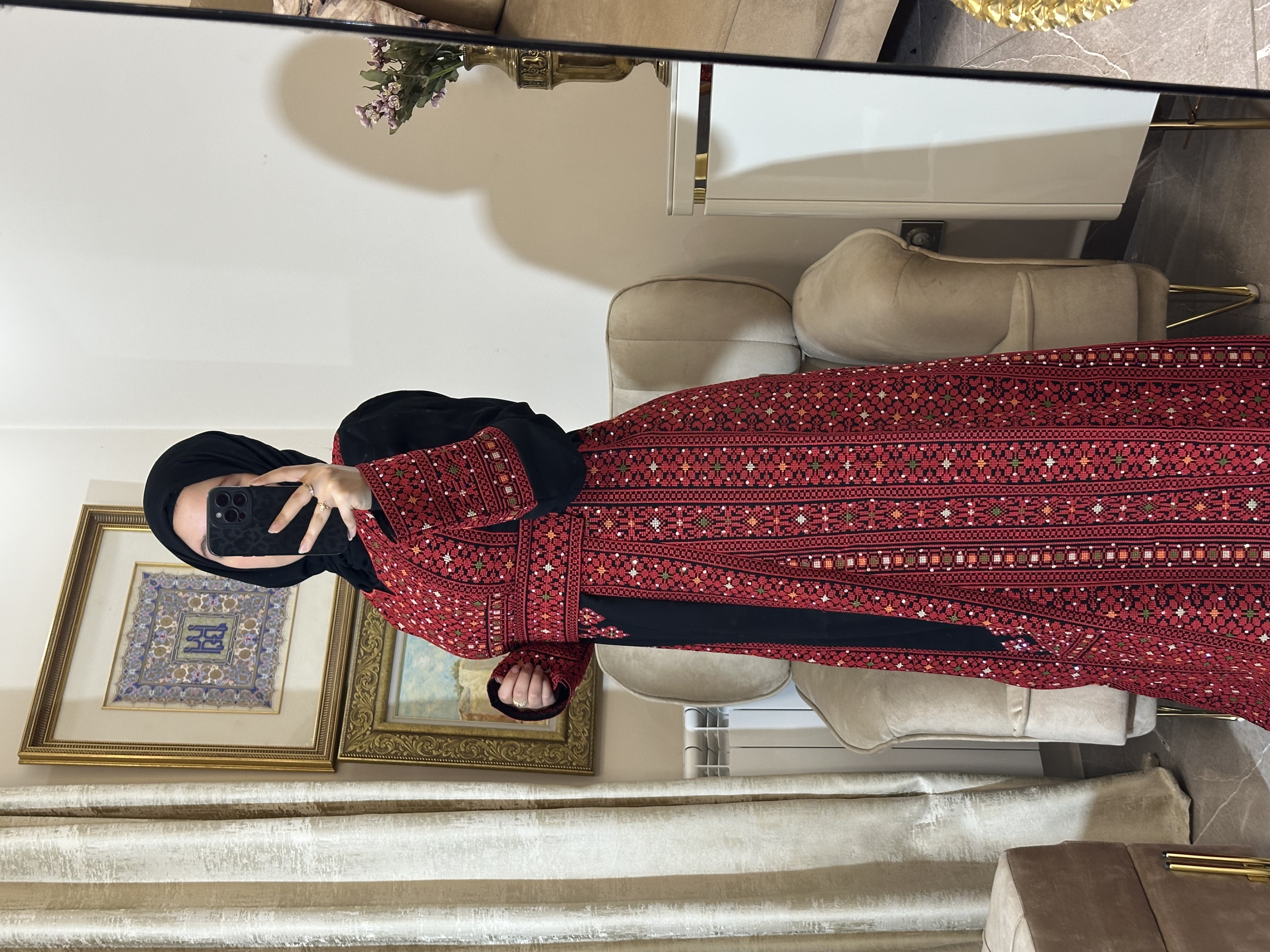 ثوب أصالة بالطرز الأحمر 