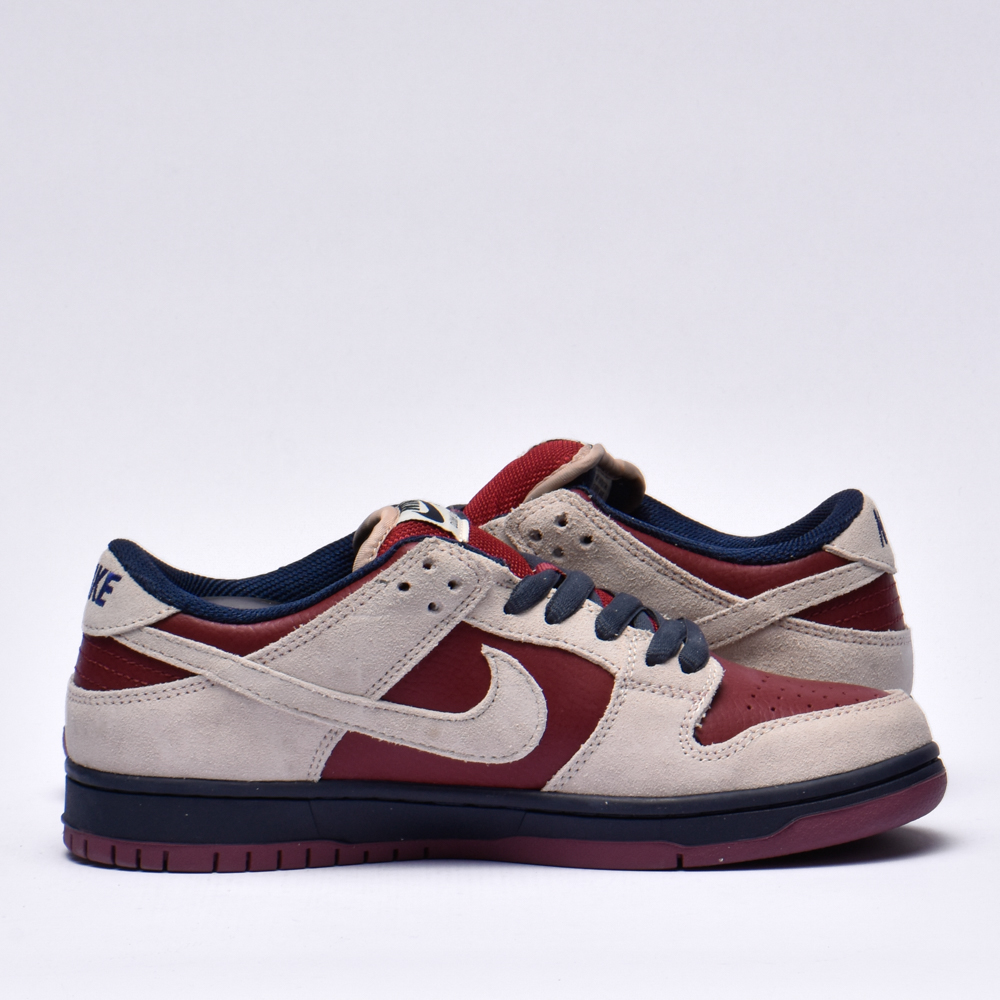 Nike SB Dunk Low Pro Atmosphere Grey True Berry