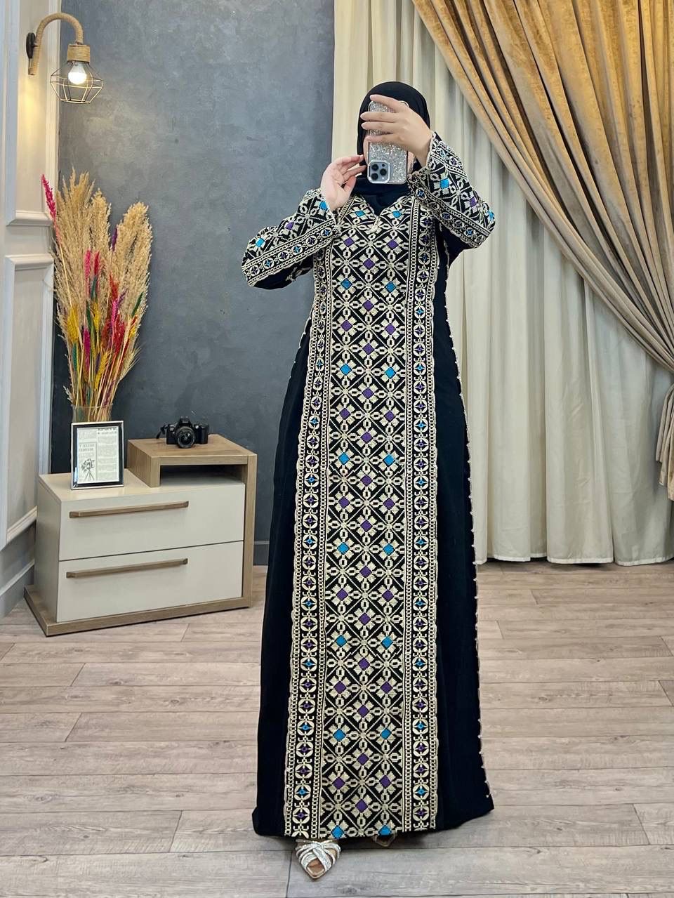 ثوب العِز بالطرز الباج