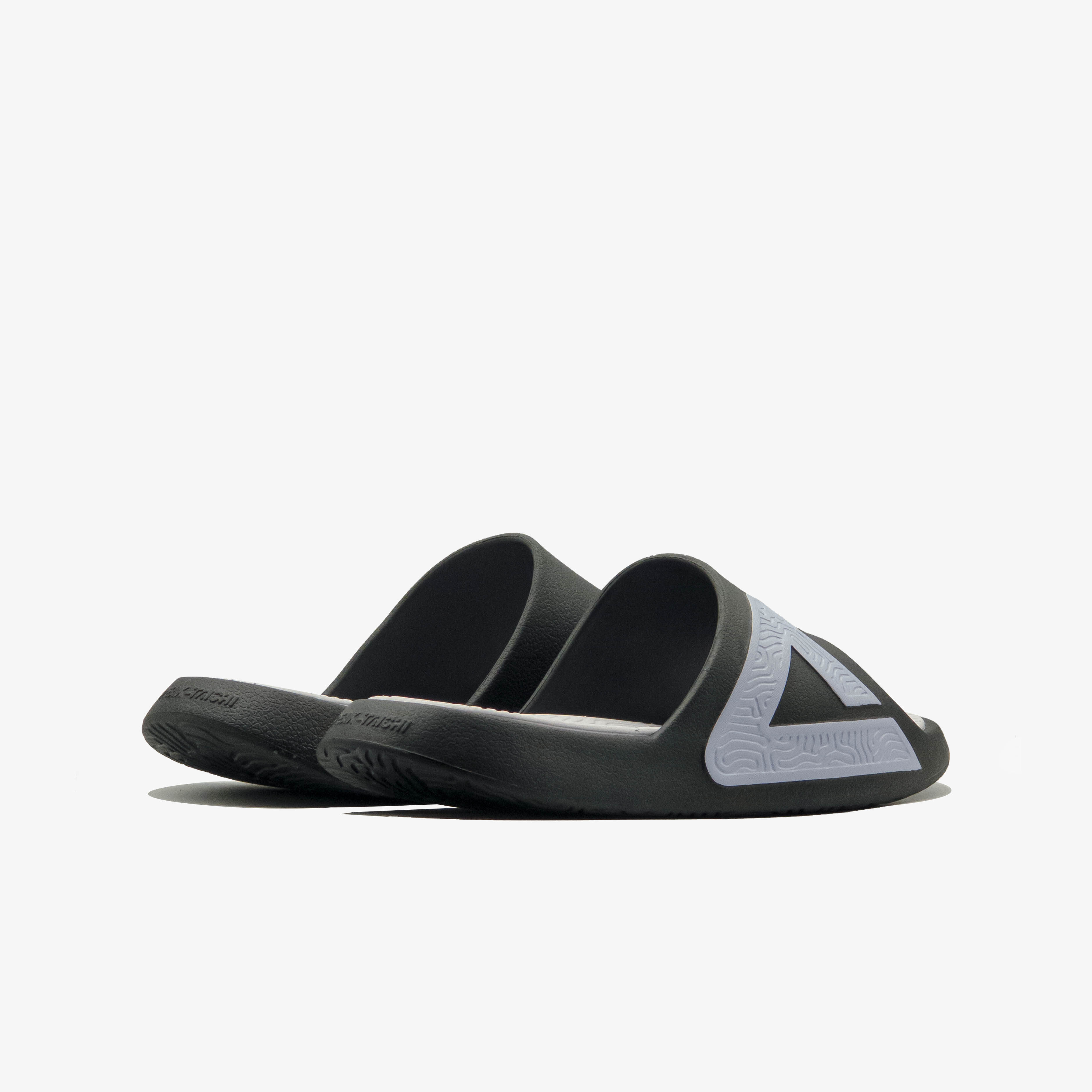 PEAK SLIPER BLACK WHITE 