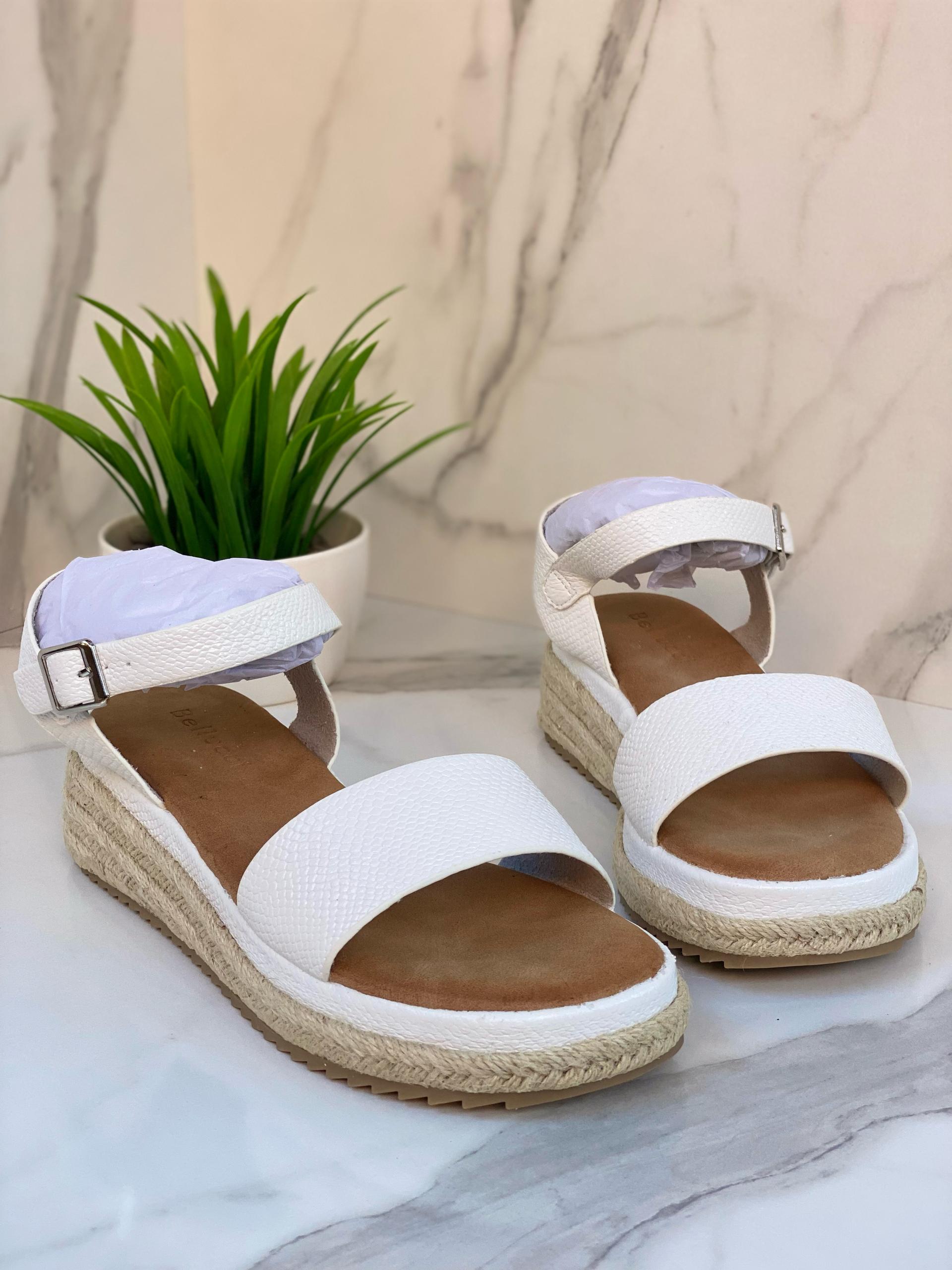 Sandales compensées blanches minimalistes – Collection Pure Summer