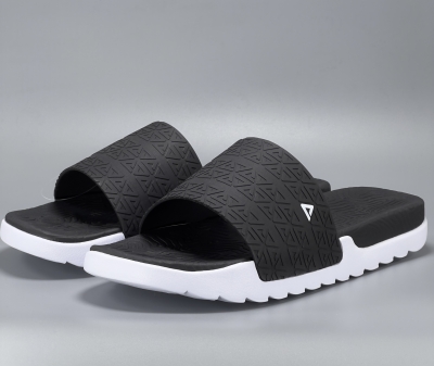 PEAK SLIPERS BLACK WHITE