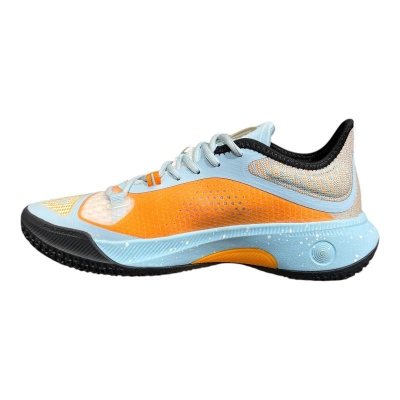 Basketball match shoes