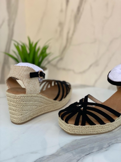 Sandales compensées en cuir noir – Modèle Élégance Noire