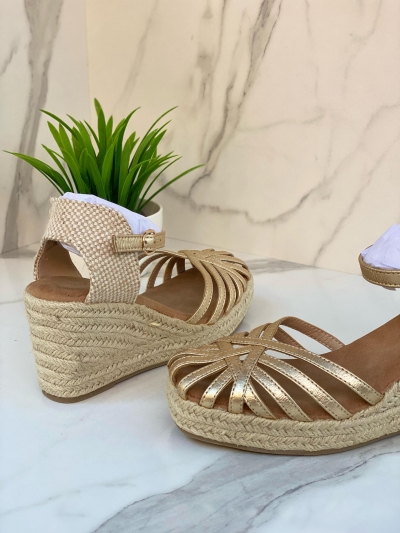 Sandales compensées dorées – Modèle Brillance d’Été