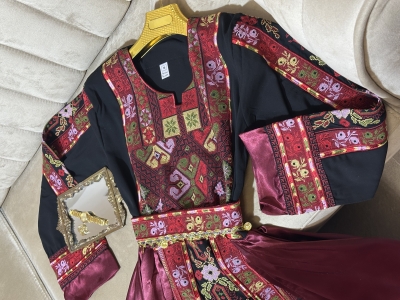 ثوب  سلطانة الخمري