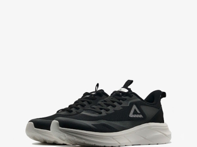 PEAK RUNNING BLACK MILKY WHITE £