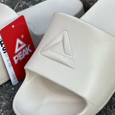 PEAK SLIPERS OFF WHITE 