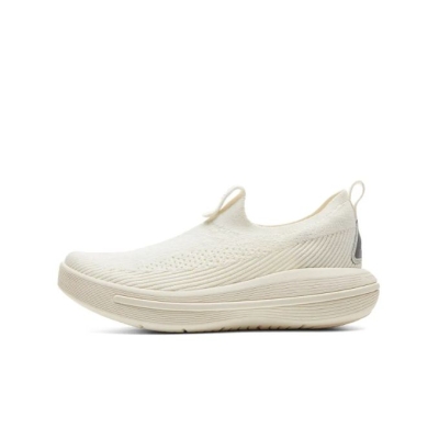 SLIP ON SHOES WHITE FLOWER YARN