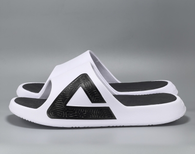 PEAK SLIPERS WHITE / BLACK