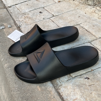 PEAK SLIPERS BLACK 